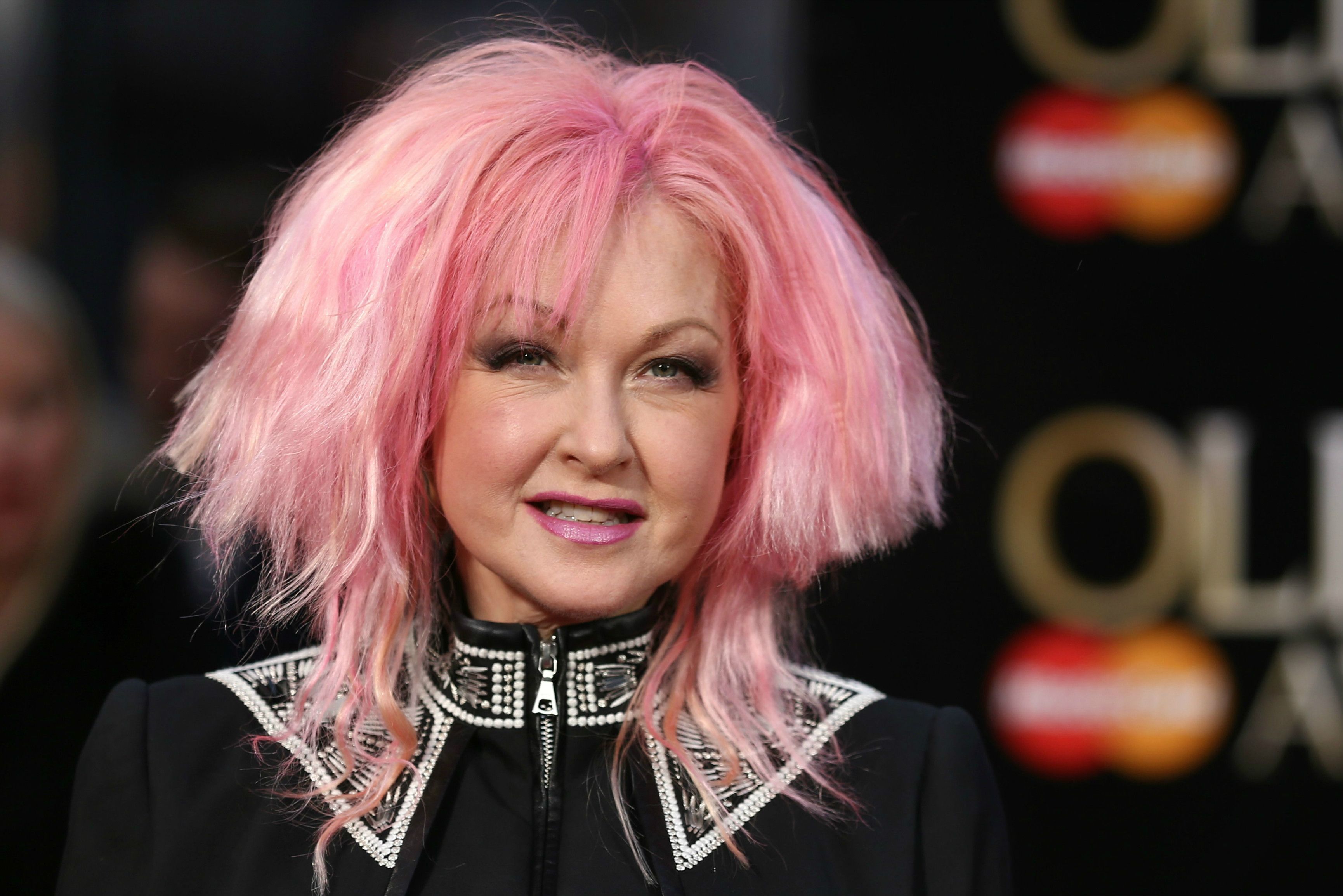 Cortes de cabelo que os famosos não deveriam ter feito… Prepare os olhos! Quotes